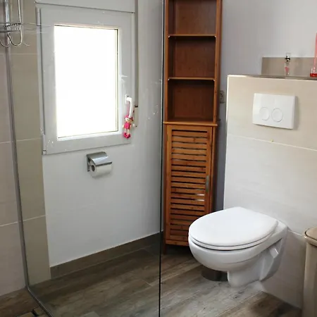 'iris', 500m To Beach, Private Pool, On-site-service, Dog Tatil Evi *